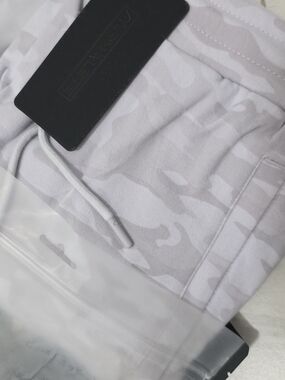 Alphalete Silver Camo Men's Identity Joggers
